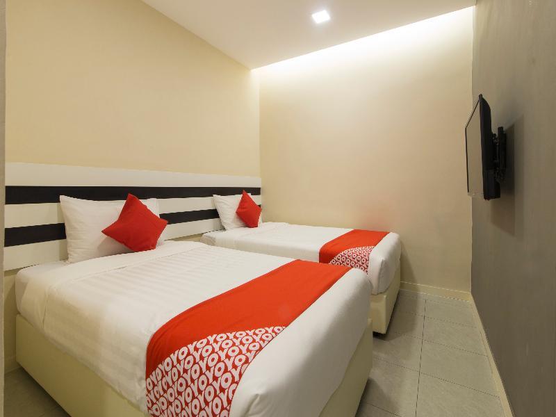 Super Oyo 1145 Lea Guest House & Cafe Lukut Exterior photo